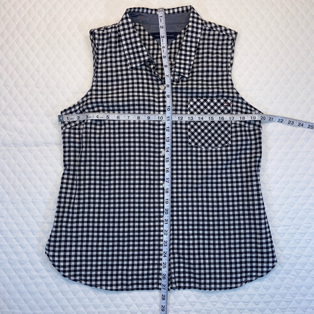 Tommy Hilfiger Gingham Check Sleeveless Button Up Top. Large. Black & White - Picture 3 of 11